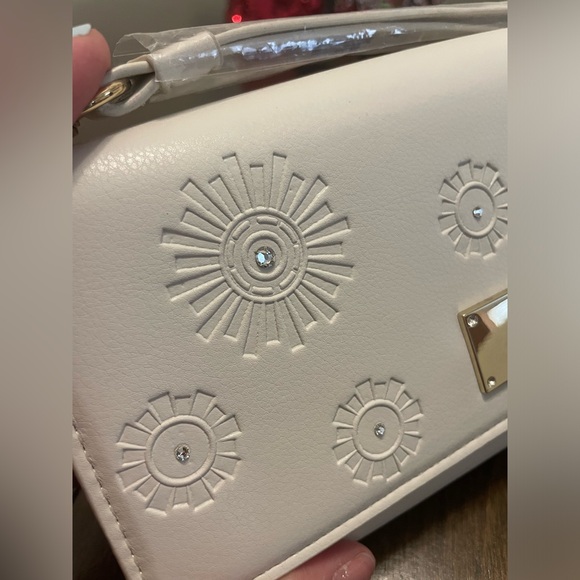 Swarovski Travel Wallet w/Wristlet Strap Winter White - Picture 3 of 11